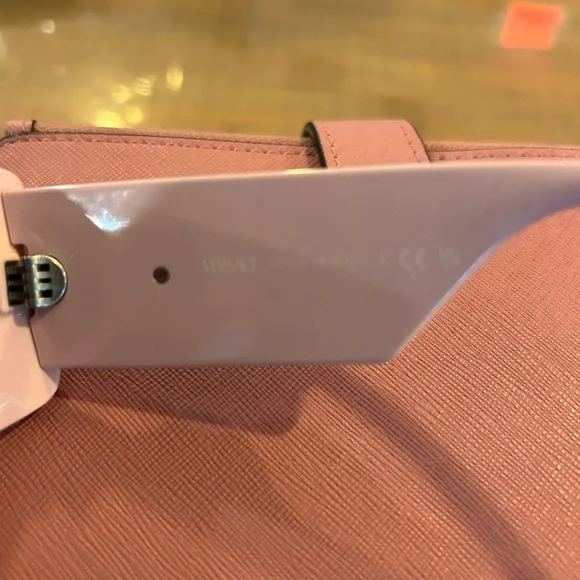 Chic Pink Sunglasses - Picture 3 of 4